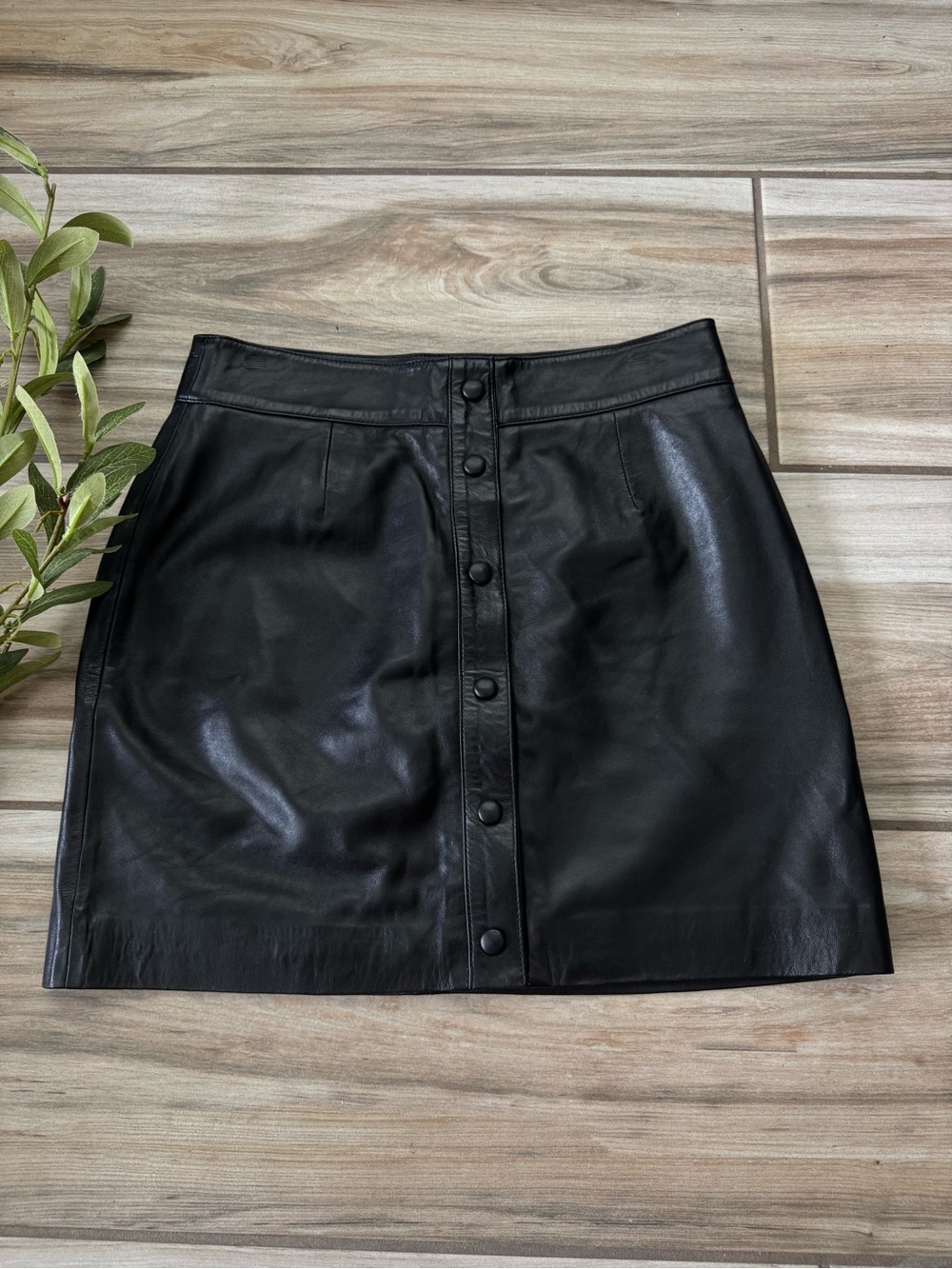 Walter Baker Black Lamb Leather Mini Skirt 6 Button Front WB4426 Moto Y2K